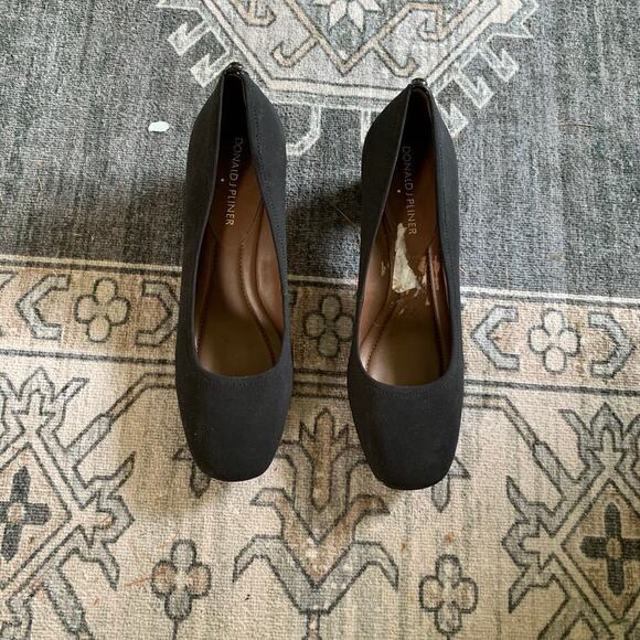 Donald J Pliner Shoes - Donald J Pliner Suzette Stretch Heels Size 7